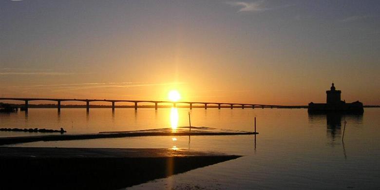Coucher de soleil - Pont de l'Île d'Oléron - Charente-Maritime