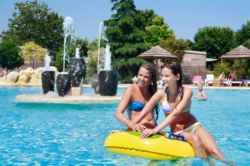 Villa avec piscine (en accès libre pour les résidents)
