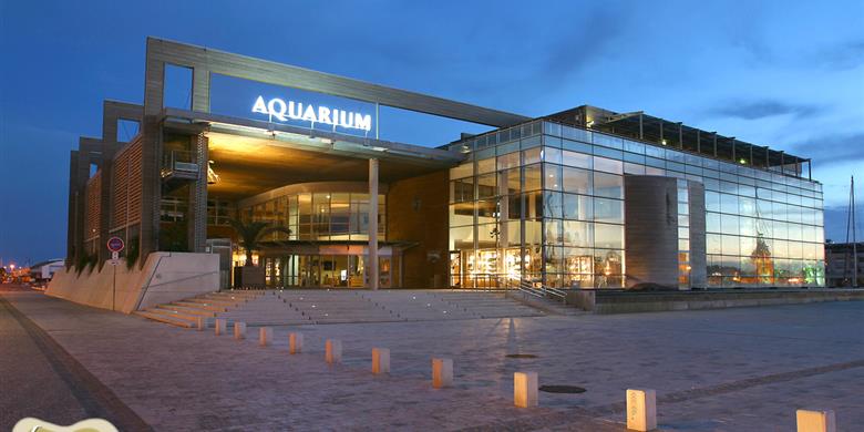 Façade Aquarium La Rochelle proche de Laguna Lodge Résidence