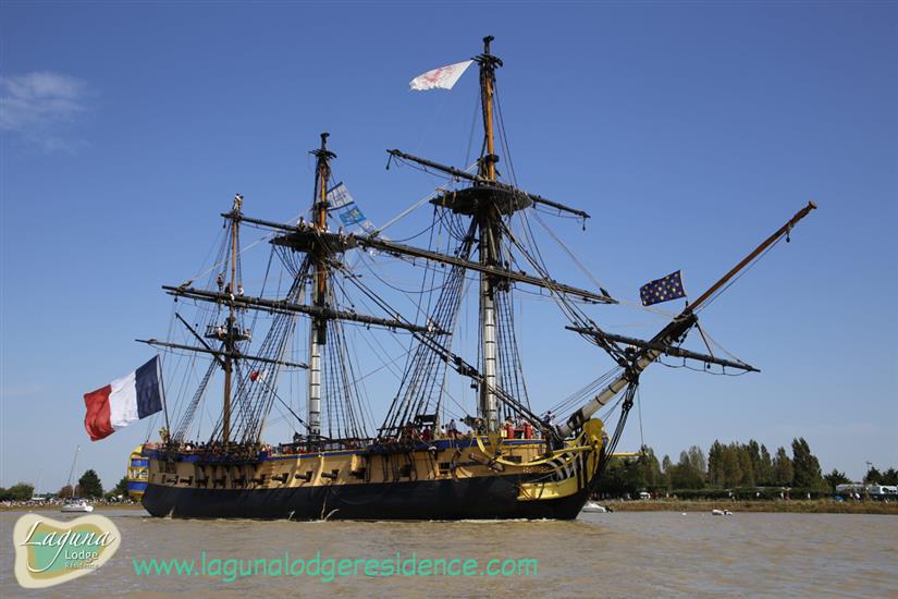 l'Hermione à Rochefort proche de Laguna Lodge Résidence en Charente-Maritime sur la Côte Atlantique 