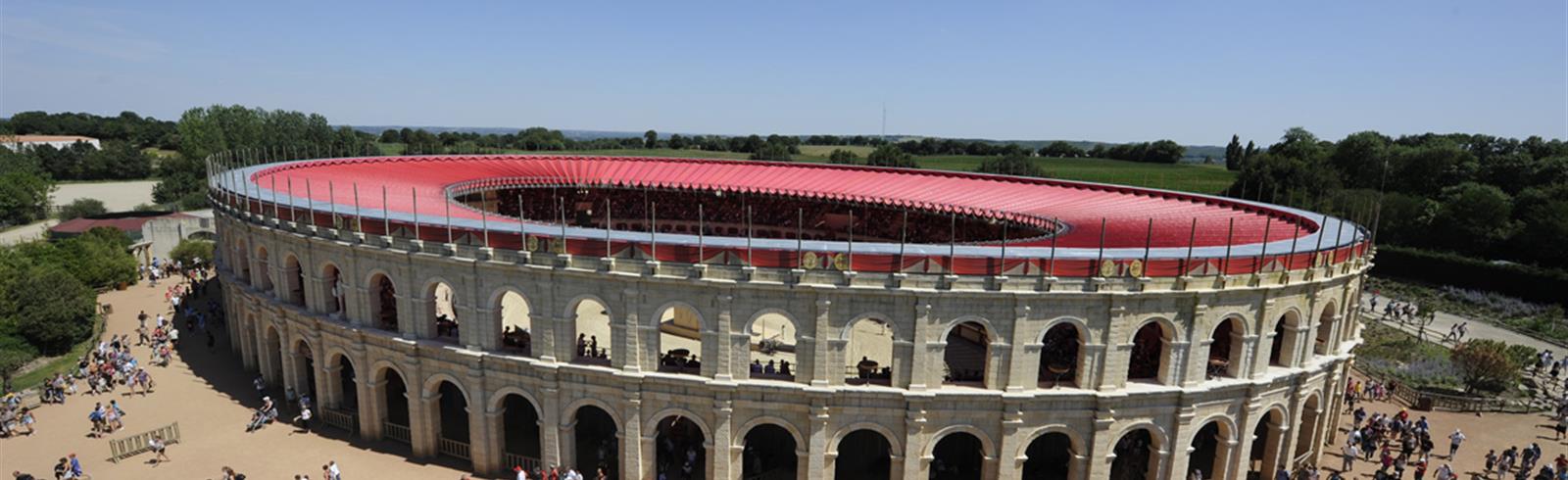 Arène Puy du Fou en Vendée proche de Laguna Lodge Résidence sur la Côte Atlantique en France