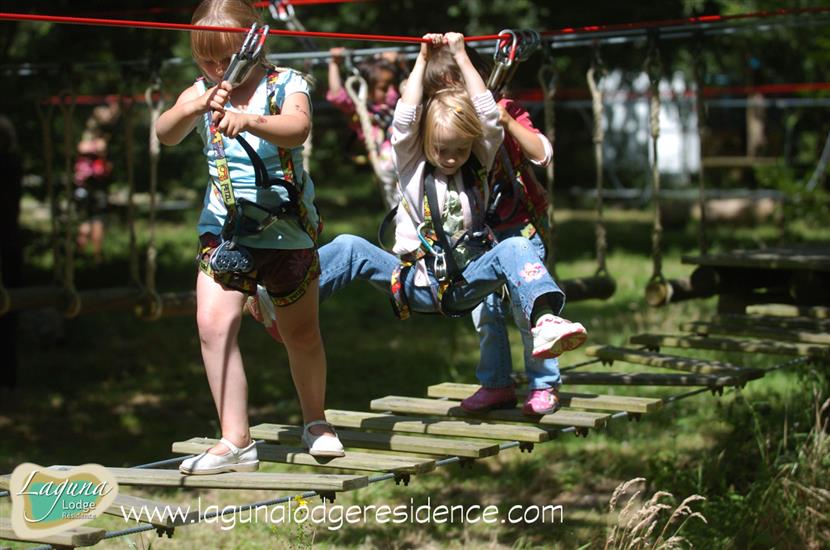 Accrobranche pour les enfants Parc Aventure La Gataudière proche de Laguna Lodge Résidence en Charente-Maritime (17) sur la Côte Atlantique